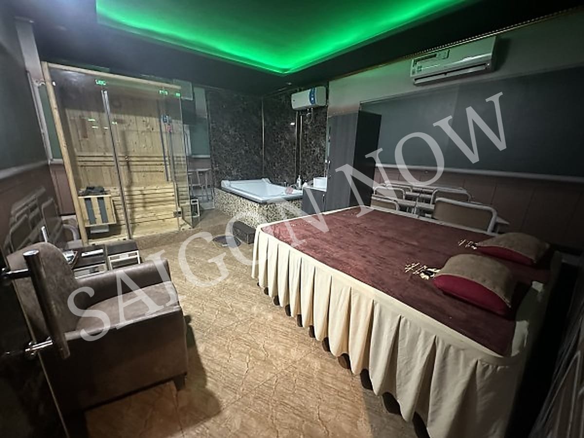 STARKING_05_SAIGON_NOW